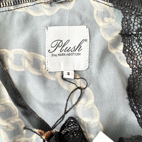 NWT Revolve Plush Chain Link Pajama Set Size Small - Picture 9 of 12